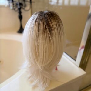 Elegant Blonde Ombre Wig